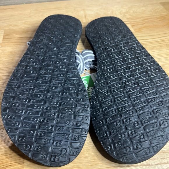Sanuk Yoga Sandals Flip Flops Women's size 7 - Picture 5 of 6